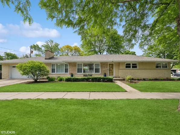 1015 W Grove St, Arlington Heights, IL 60005