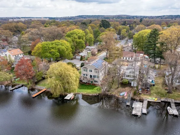29 Lakeside Dr, Ashland, MA 01721