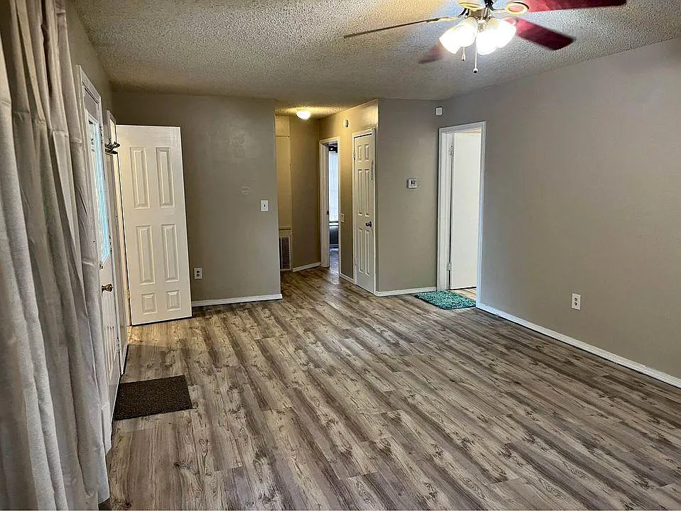 4 bed, 1660 sqft, $1,900 — Photo 2
