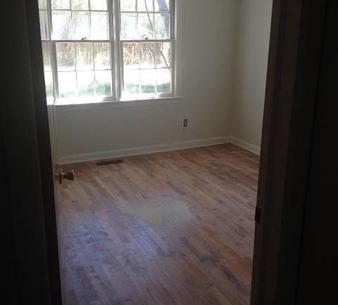 4th image of 817 S Blakeley St