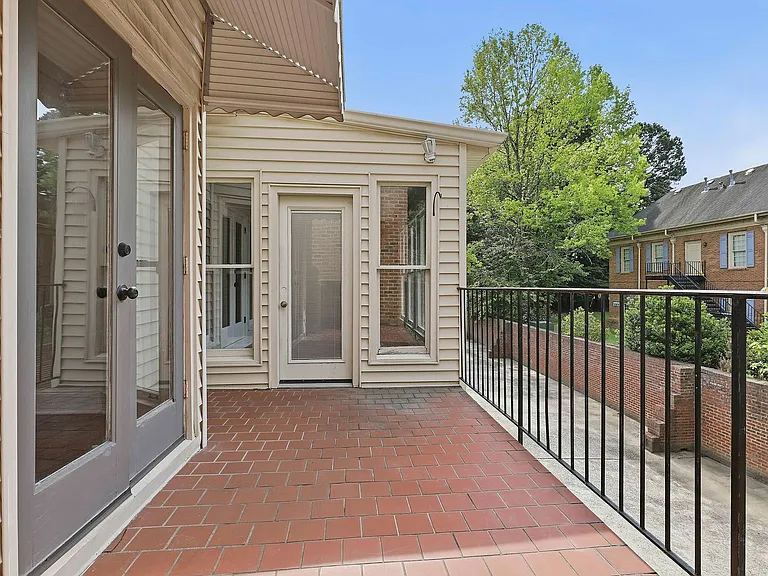 165 Habersham Pl — Photo 10