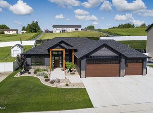 5342 Titanium Dr, Bismarck, ND 58503