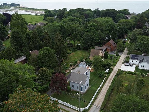 3rd image of 10 Shore Rd