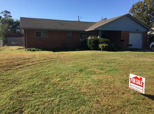 927 Robin Rd, Blackwell, OK 74631