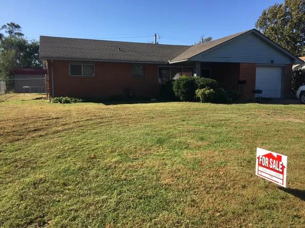 927 Robin Rd, Blackwell, OK 74631
