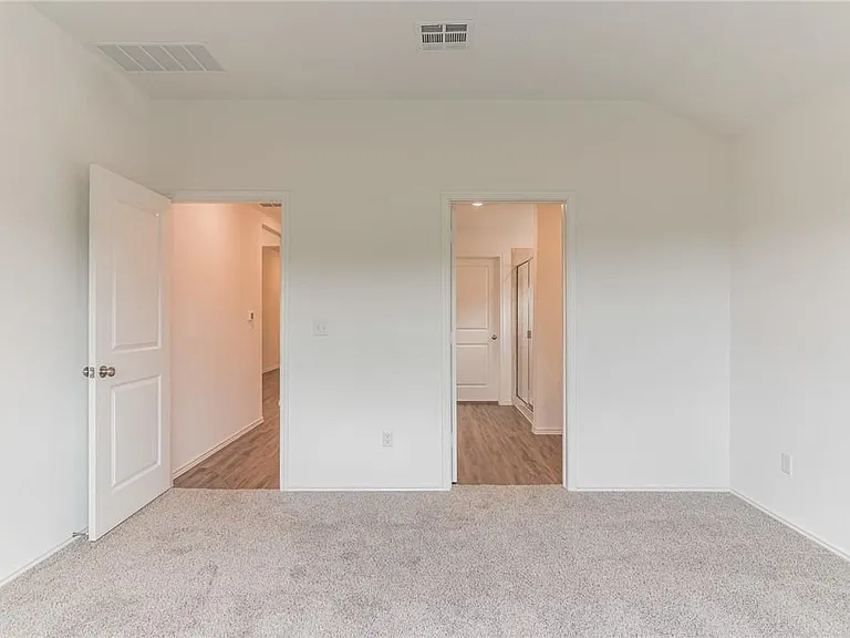 500 Jack Ryan St — Photo 15
