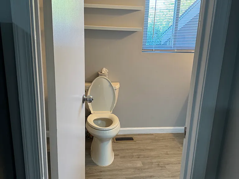 2311 Rockland Ave — Photo 22