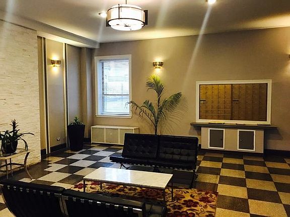 2nd image of 3933 N Clarendon Ave APT 604