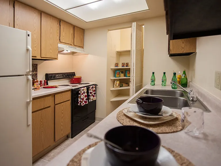 Autumn Creek Apartment Homes — Photo 8