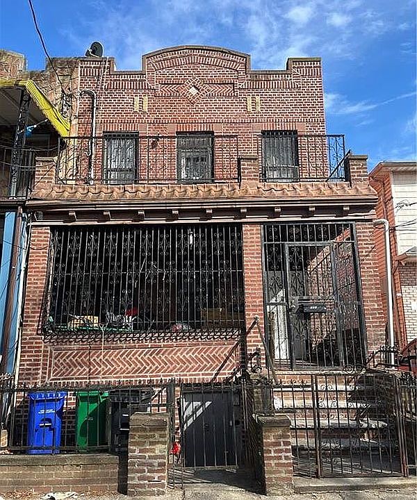 1st image of 307 Berriman St #2