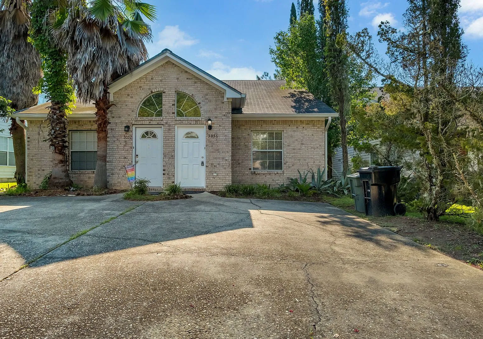 NE Tallahassee Townhome with Community Pool — Photo 1