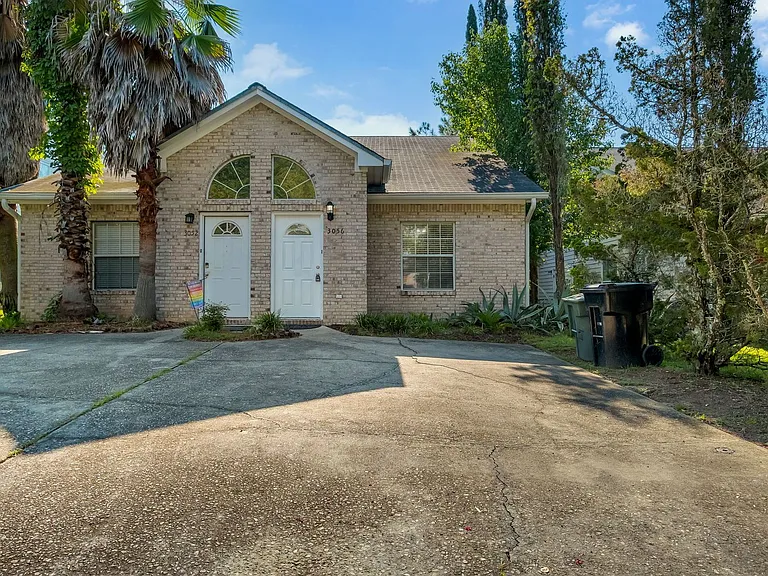 3056 Royal Palm Way — Photo 1