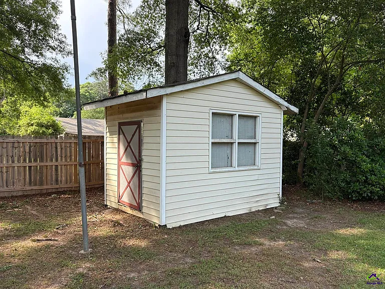 1301 Tucker Rd — Photo 3