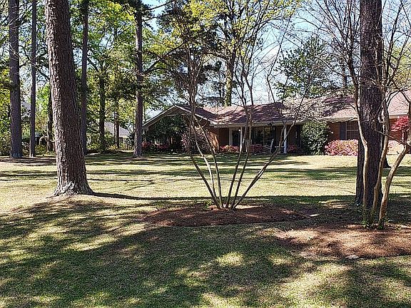 2nd image of 380 Chris Dr