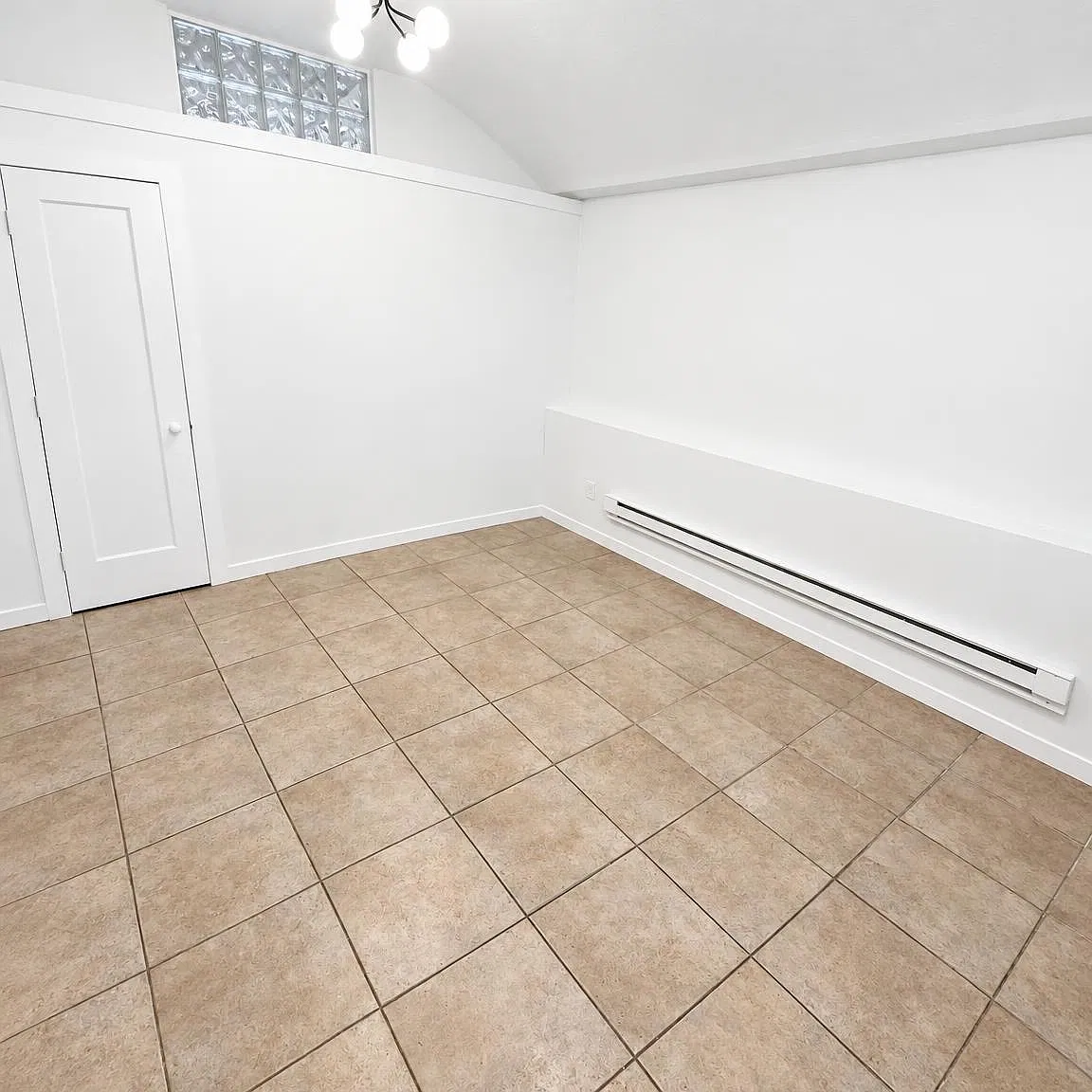 2 bed, 1040 sqft, $2,595 — Photo 2