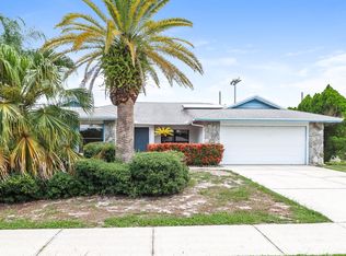 2225 Hidden Meadows Dr E, Palm Harbor, FL 34683