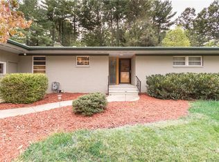 300 Balsam Rd NW, Hendersonville, NC 28792