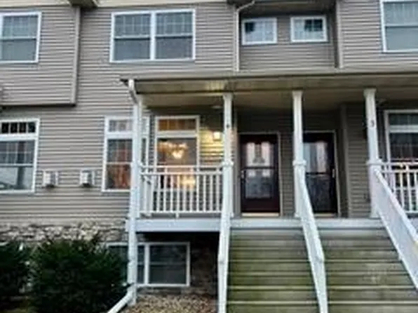 1825 Cedarbrook Ln Unit 4, Stoughton, WI 53589
