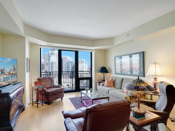 500 E Grant St APT 1709, Minneapolis, MN 55404