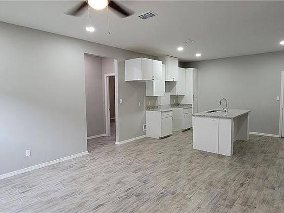 2nd image of 1500 W Heritage Dr