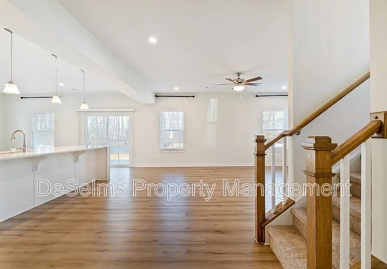 3820 Pitchers Ln — Photo 10