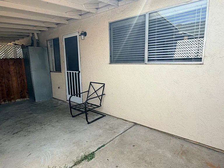 974 Merritt Dr #10 — Photo 11