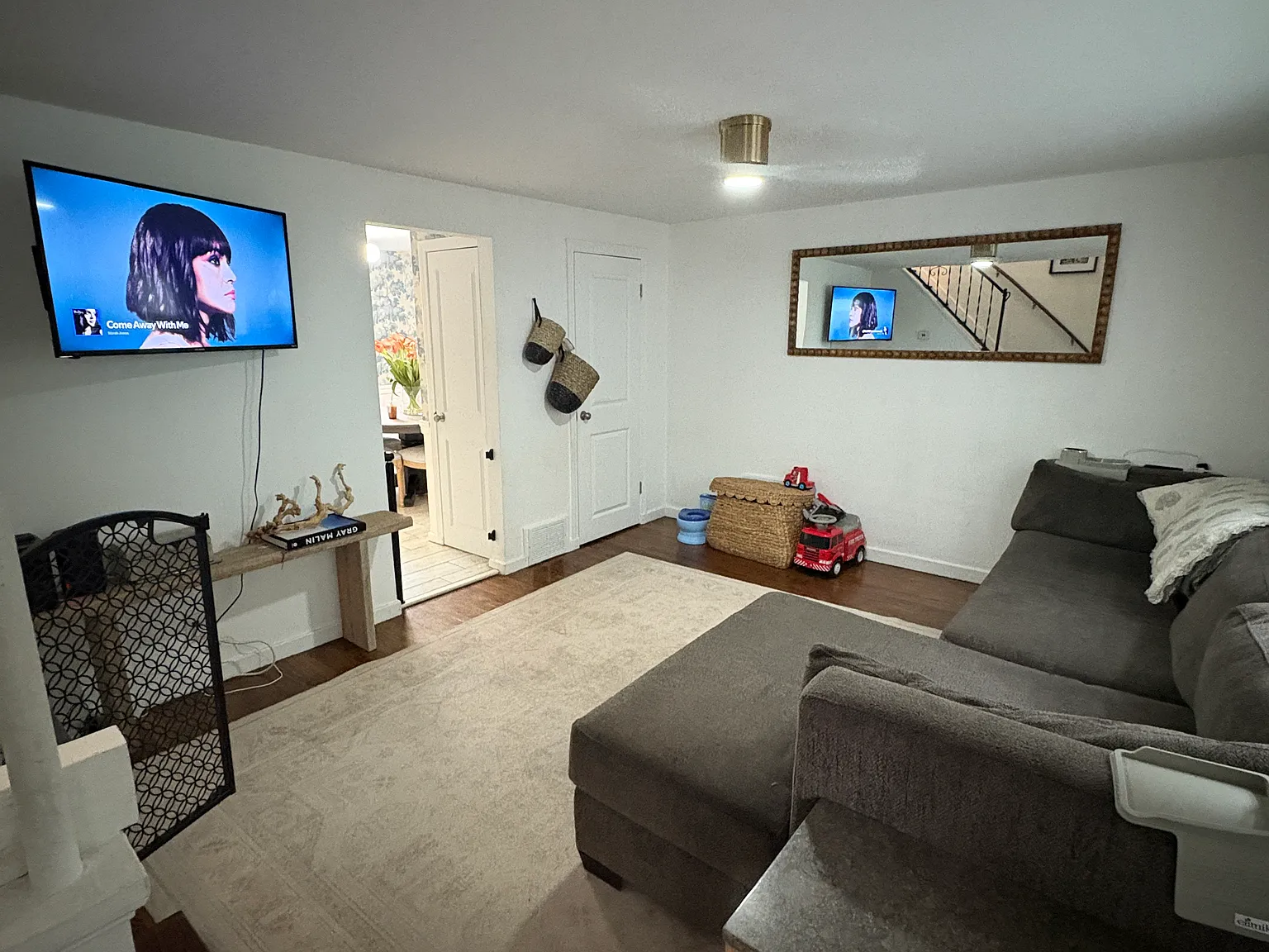 2 bed, 864 sqft, $3,000 — Photo 2