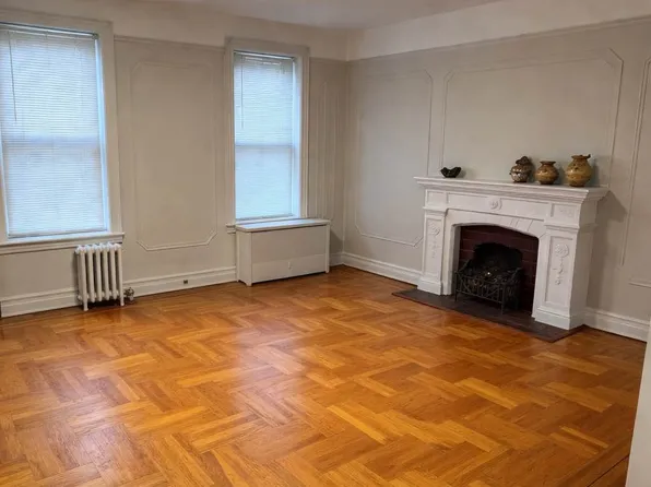 239 East 57th Street image 1 of 10