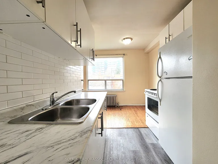 3 Greenbrook Dr #301 — Photo 3