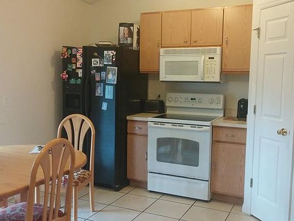4th image of 531 Blackstone Ave