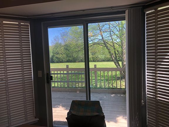 3rd image of 1621 Bennington Ct