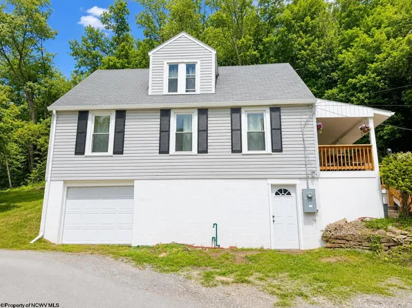630 Bunner Ridge Rd, Fairmont, WV 26554
