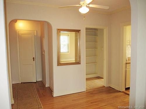 5th image of 126 Woodside Grn APT 3C