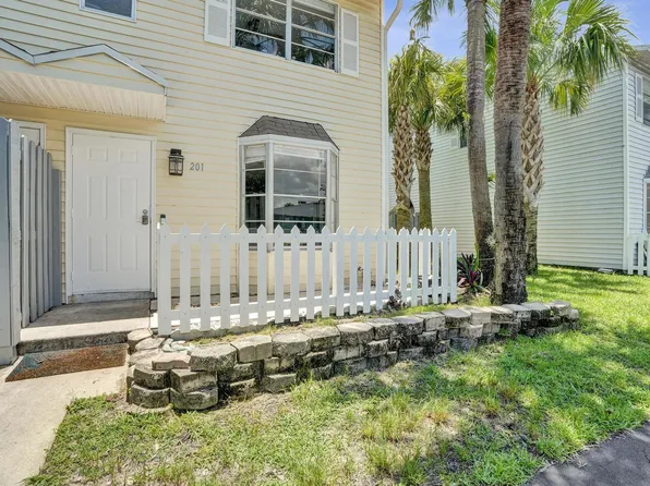 201 SW 3rd St #201, Pompano Beach, FL 33060