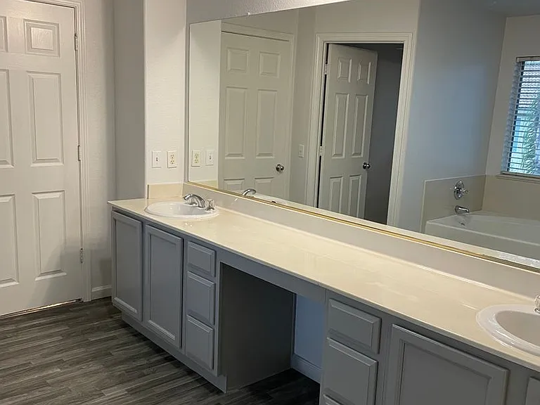 2126 Hannah Way — Photo 13