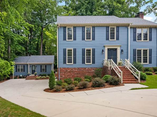 3516 Ranlo Dr, Raleigh, NC 27612