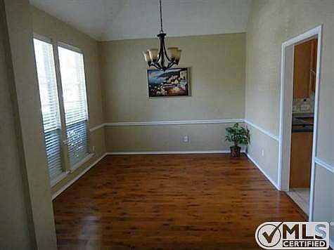 5th image of 2713 Princeton Dr
