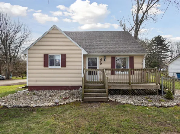 229 Jackson St, Niles, MI 49120