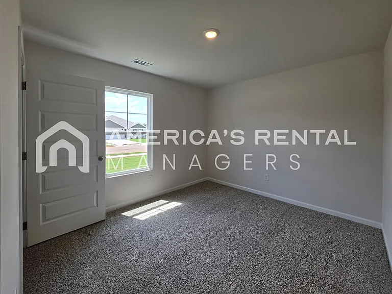 127 Jonboy Ave — Photo 10