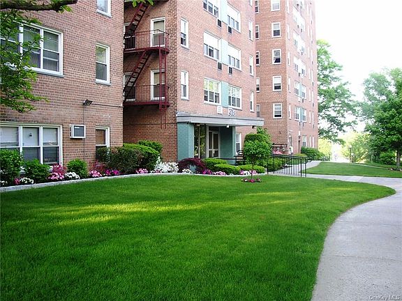 3rd image of 98 Dehaven Dr APT 4F