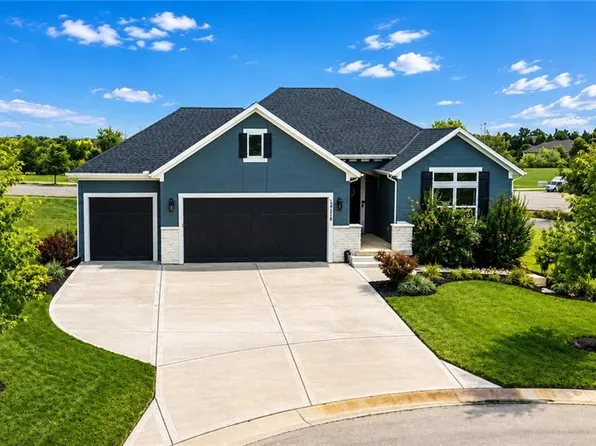 24736 W 112th St, Olathe, KS 66061