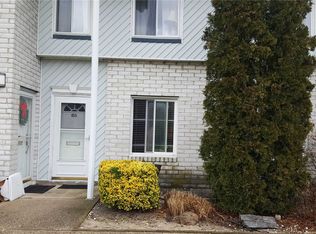 5 Boulder Ct, Coram, NY 11727