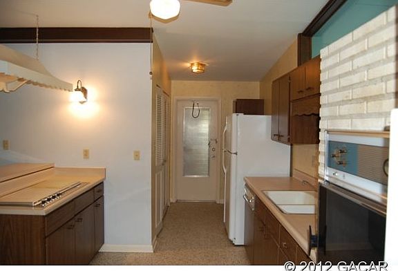 4th image of 4017 NW 18th Pl