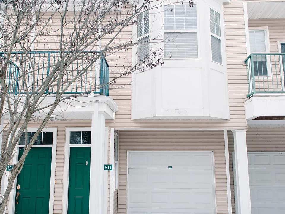 533 Eagle Pointe Dr #533