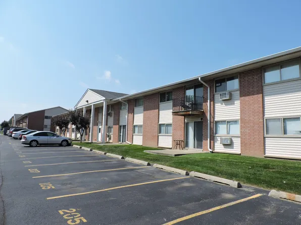 703 E Fullerton Ave #1-110, Glendale Heights, IL 60139