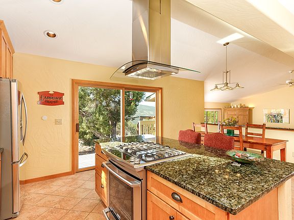 2nd image of 1680 Sunset Ln