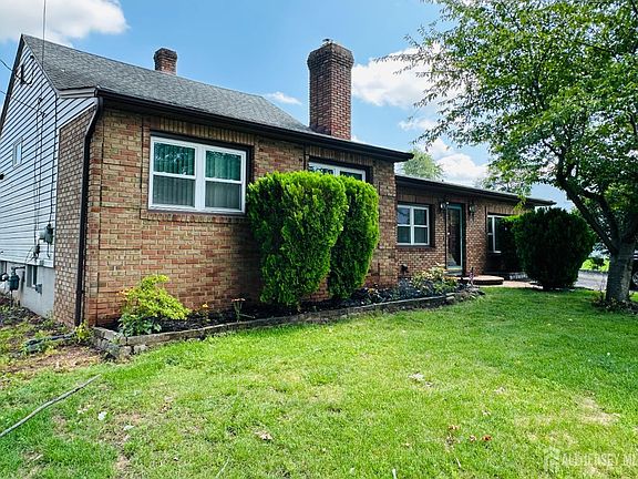 2nd image of 11 Demarest Pl