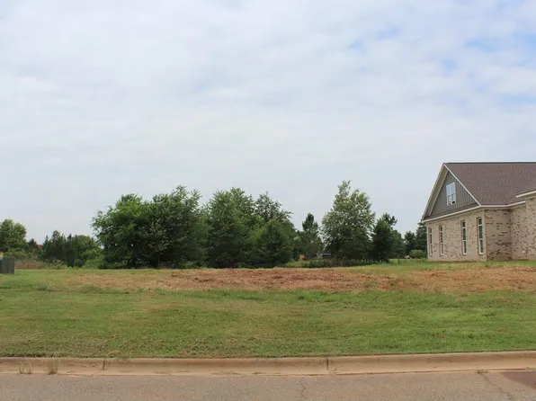 227 Wentworth Ln, Albany, GA 31721