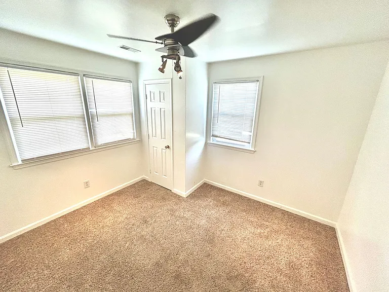 221 S Mesa Dr — Photo 4