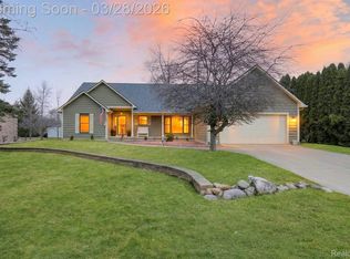 5214 Bloss Dr, Swartz Creek, MI 48473